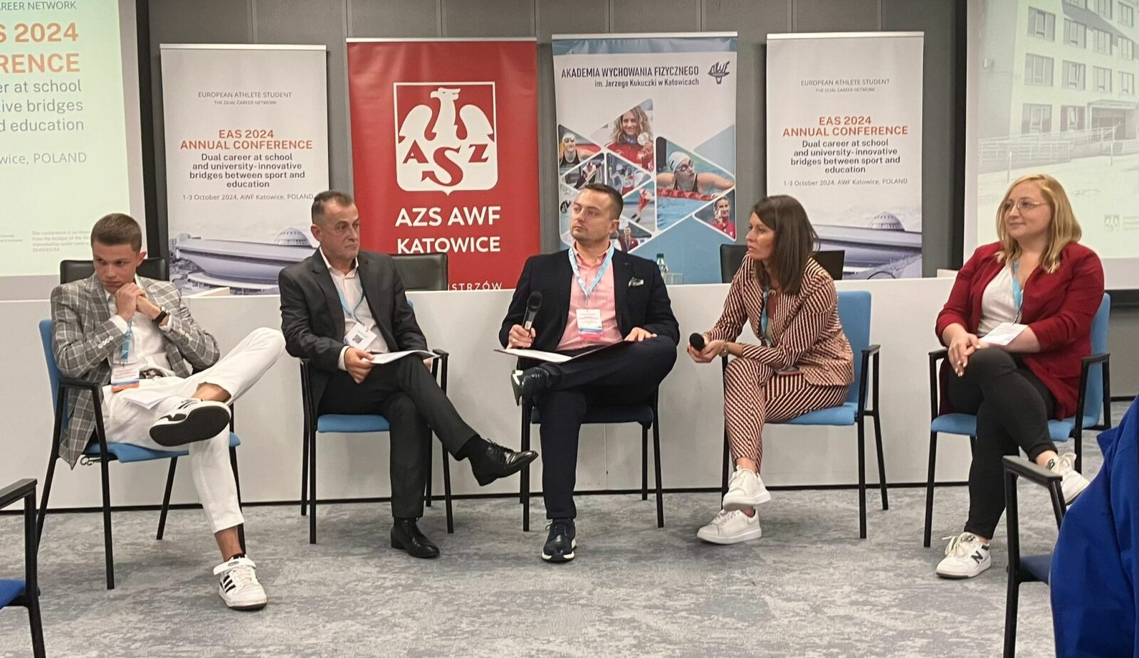 Weronika Nowakowska kuvassa toinen oikealta.